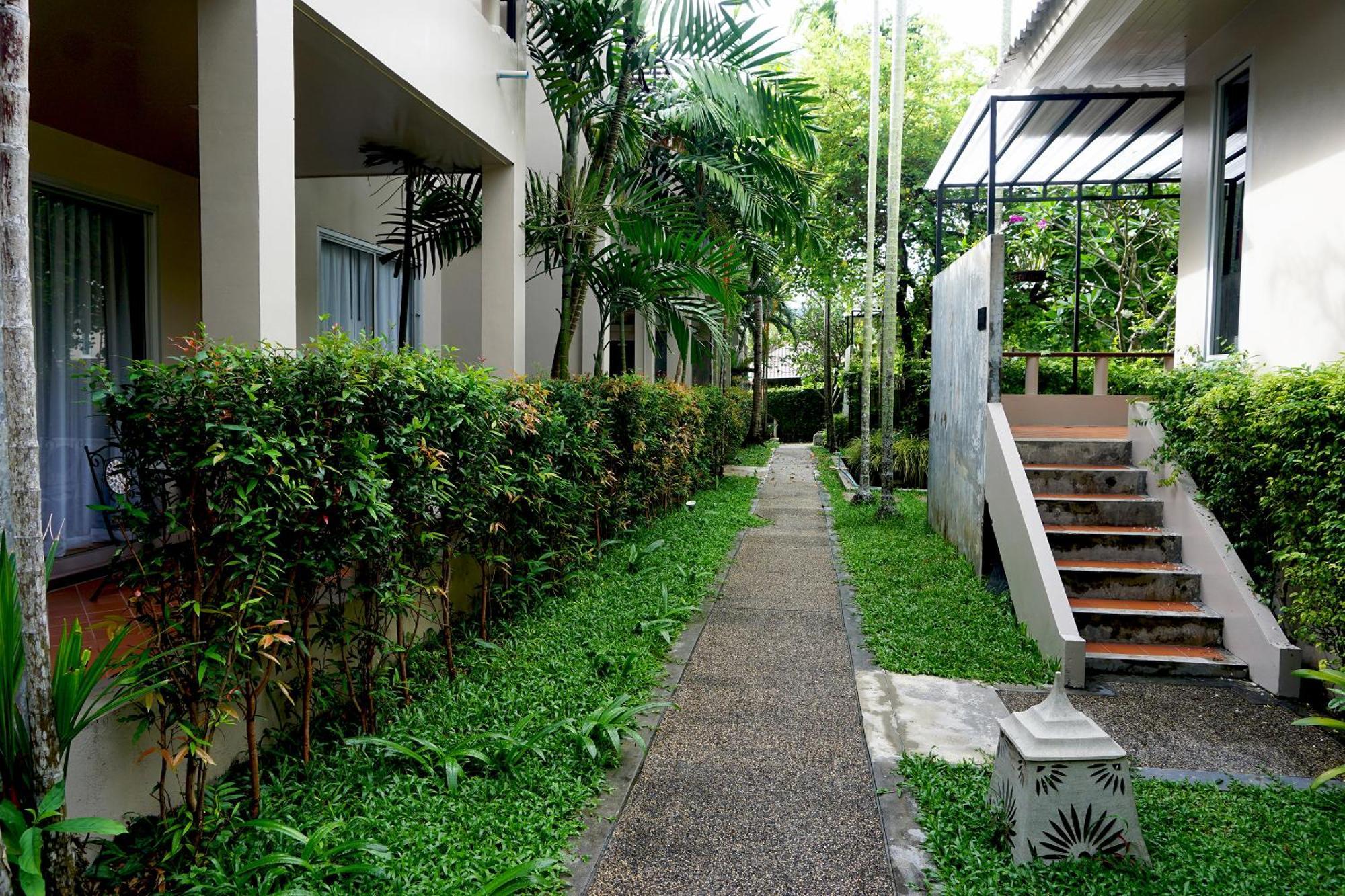 Signature Phuket Resort Чалонг Екстериор снимка