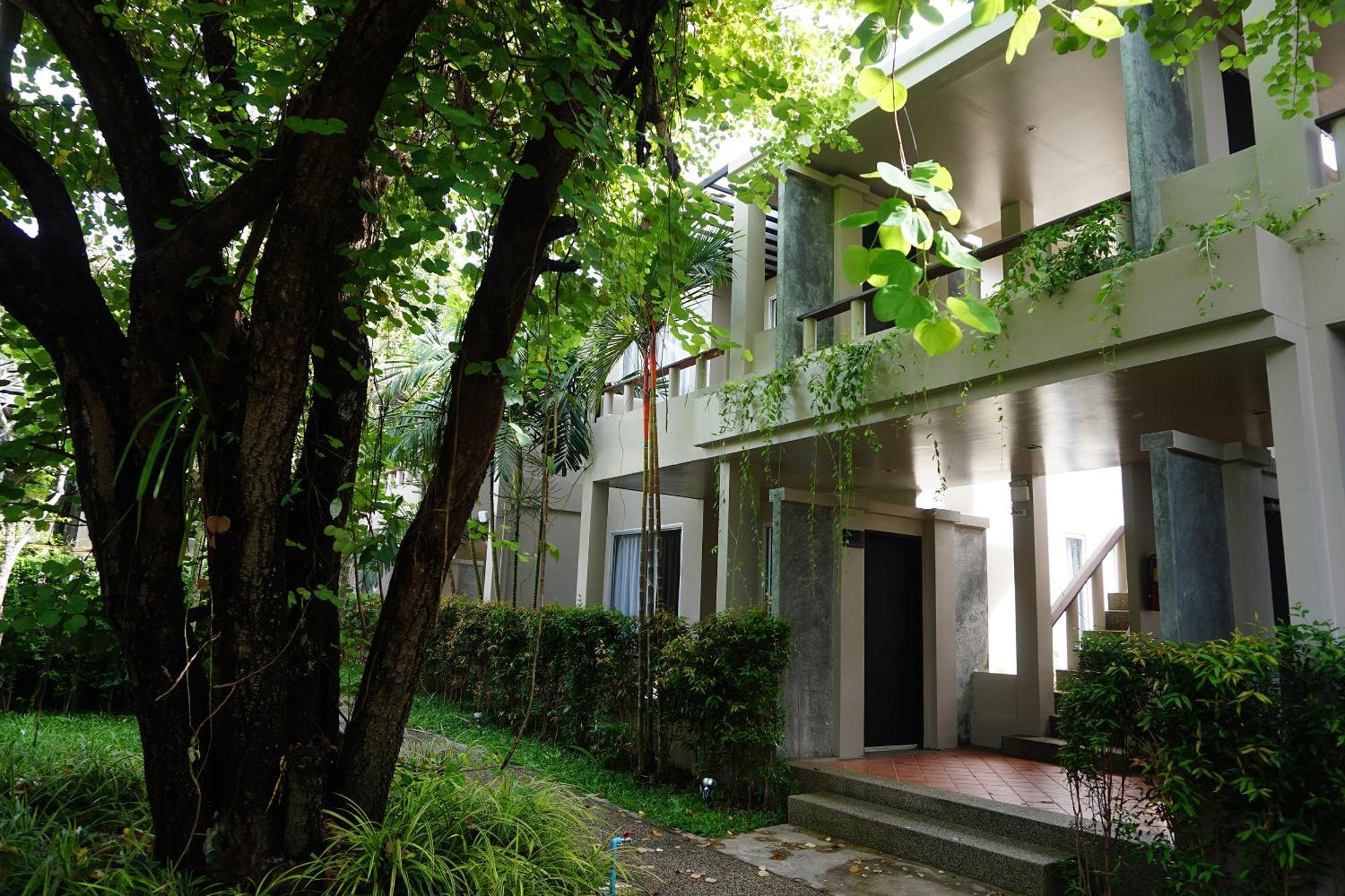 Signature Phuket Resort Чалонг Екстериор снимка