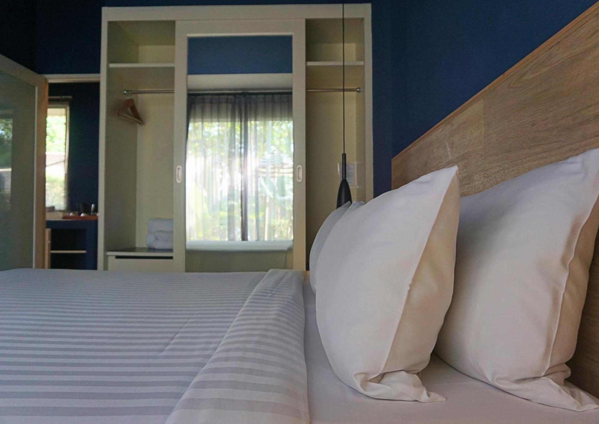 Signature Phuket Resort Чалонг Екстериор снимка